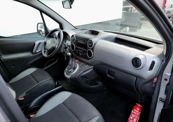 Peugeot Partner cena 41500 przebieg: 165000, rok produkcji 2016 z Lwówek Śląski małe 121